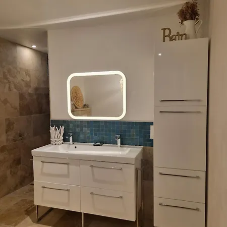 Large Family Farmhouse, 13 People, Ardeche Gorges Casa vacanze *